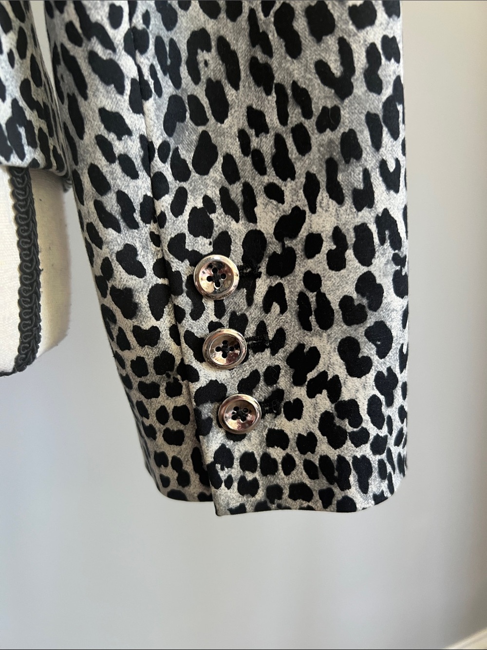 White House Black Market Leopard Print Blazer - Picture 4 of 9